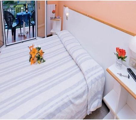 Hotel Villa Nicole Pietra Ligure Exterior foto